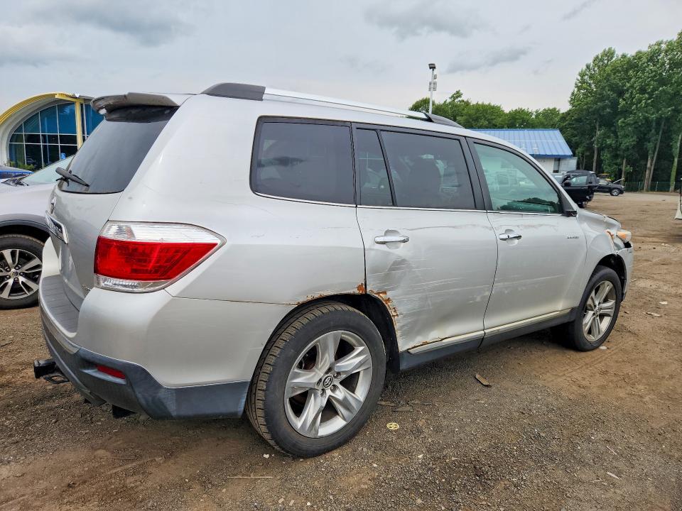 Photo 3 from auction – 2011 TOYOTA HIGHLANDER with VIN 5TDDK3EH7BS065911