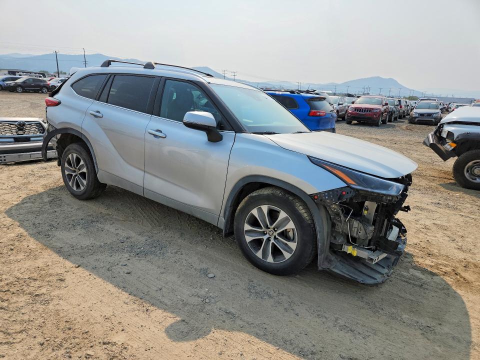Photo 4 from auction – 2021 TOYOTA HIGHLANDER with VIN 5TDHZRBH2MS153207