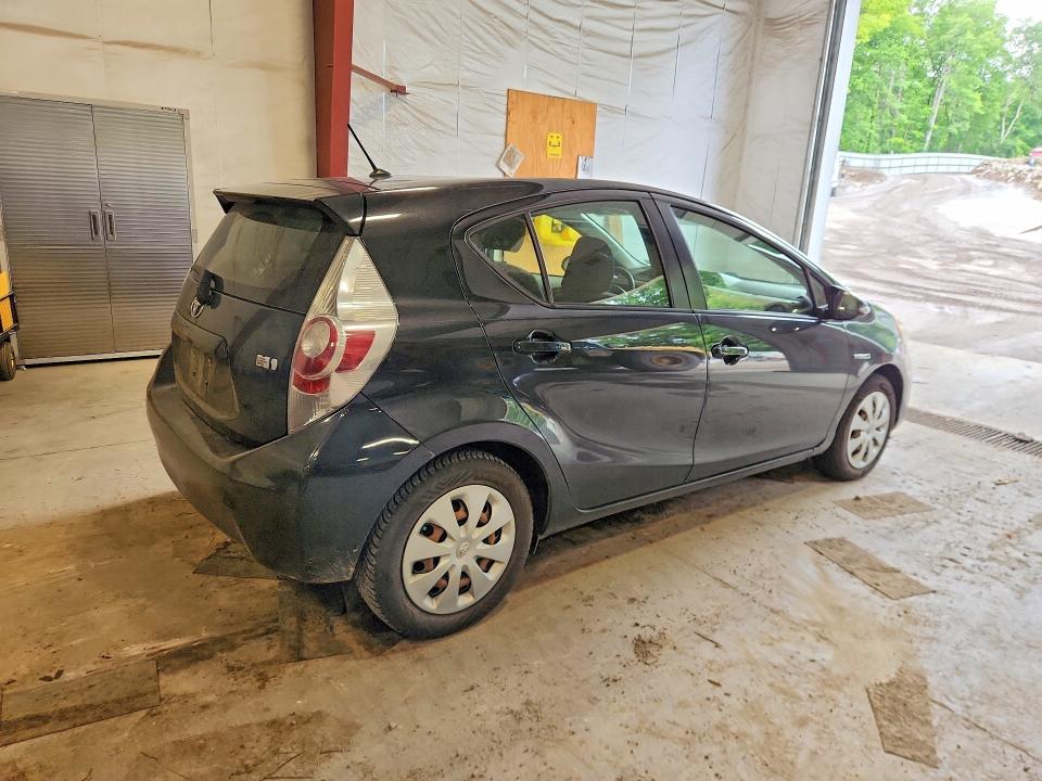 Photo 3 from auction – 2012 TOYOTA PRIUS C with VIN JTDKDTB37C1512536