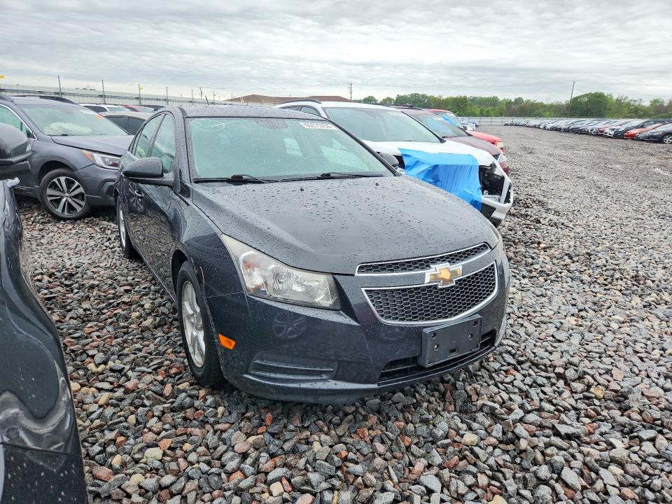 Photo 4 from auction – 2014 CHEVROLET CRUZE with VIN 1G1PC5SB1E7275823