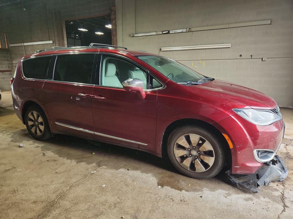 Photo 4 from auction – 2018 CHRYSLER PACIFICA with VIN 2C4RC1N7XJR105517
