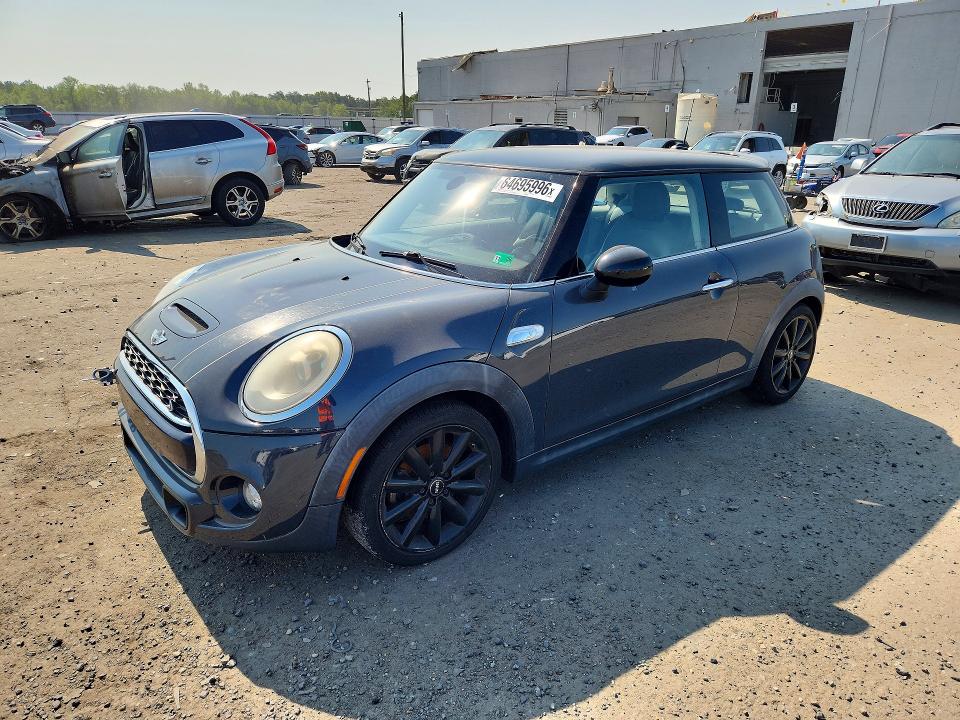 MINI COOPER 2015 with VIN WMWXP7C59F2A33280 - Photo from auction
