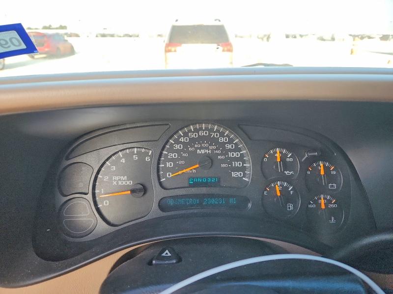 Photo 9 from auction – 2003 CHEVROLET SUBURBAN with VIN 3GNEC16Z63G276652