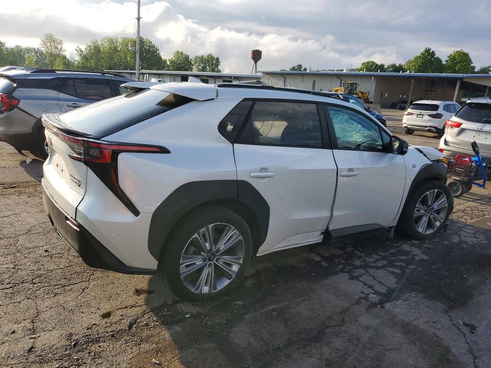 Фото 3 с аукциона – 2024 SUBARU SOLTERRA с VIN JTMABABA2RA085053