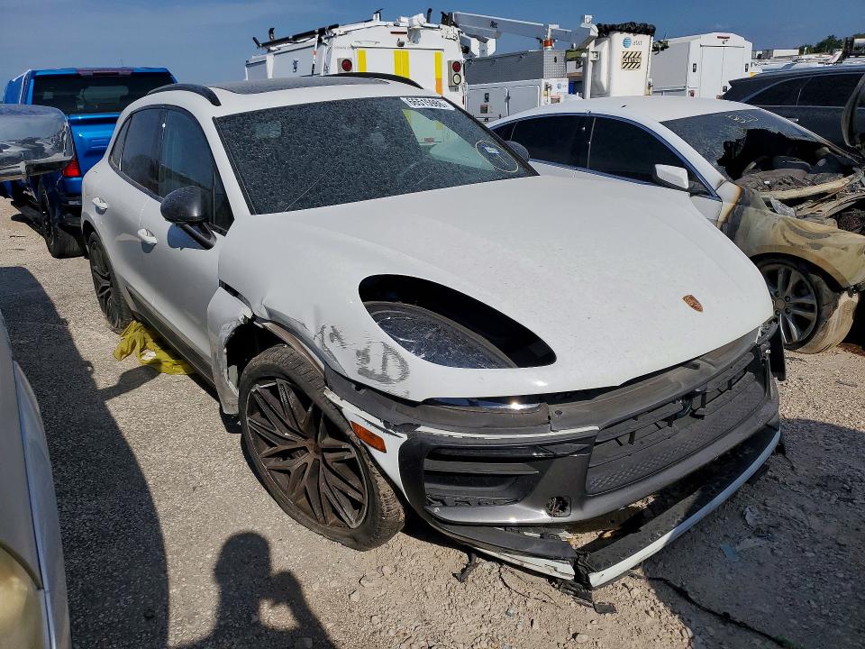 Photo 4 from auction – 2024 PORSCHE MACAN with VIN WP1AA2A50RLB04473