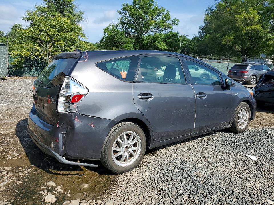 Photo 3 from auction – 2015 TOYOTA PRIUS V with VIN JTDZN3EU5FJ018048