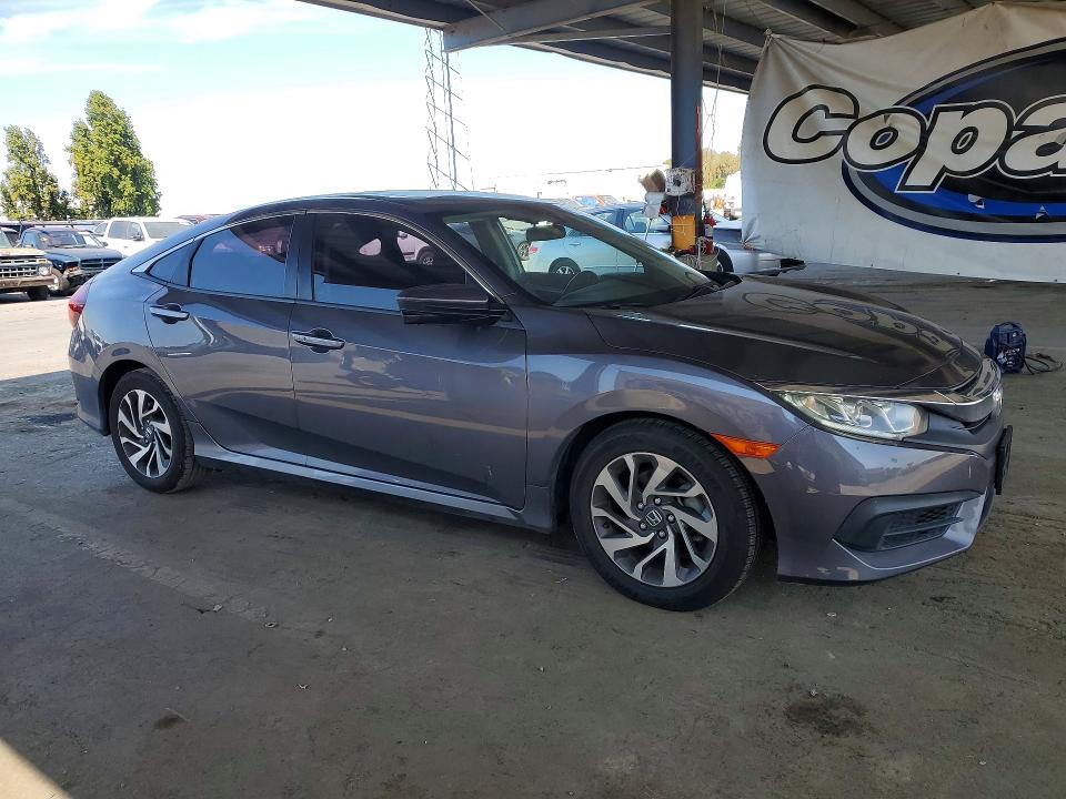 Photo 4 from auction – 2017 HONDA CIVIC with VIN 2HGFC2F70HH528888