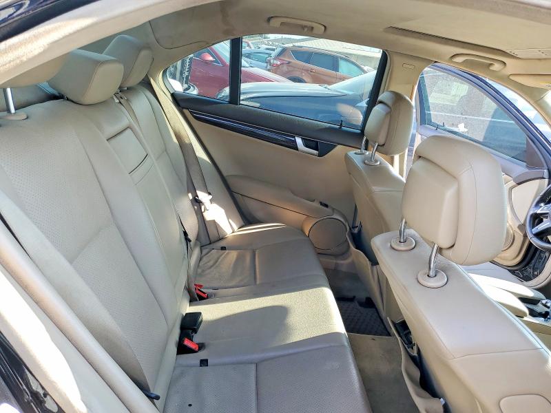 Photo 10 from auction – 2014 MERCEDES-BENZ C with VIN WDDGF8AB6EA920721