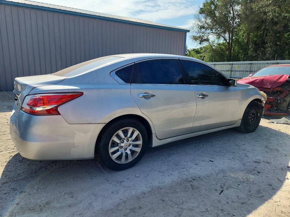 Photo 3 from auction – 2013 NISSAN ALTIMA with VIN 1N4AL3AP1DN539735