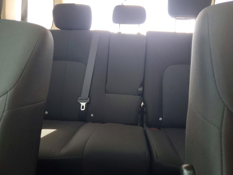 Photo 10 from auction – 2011 MITSUBISHI ENDEAVOR with VIN 4A4JM2AS3BE036834