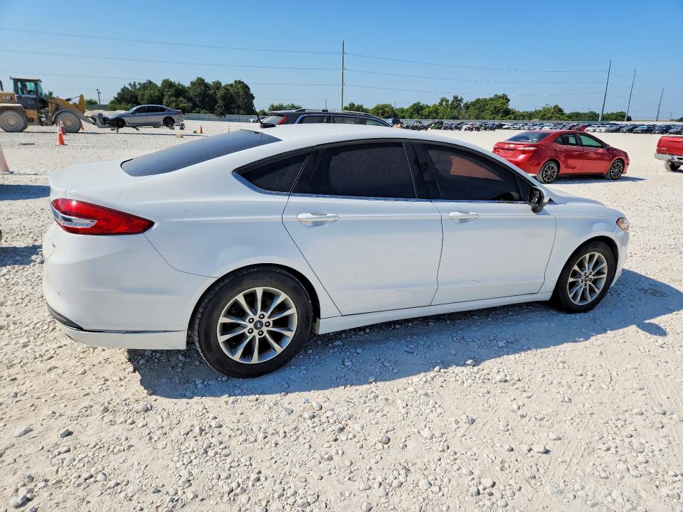 Photo 3 from auction – 2017 FORD FUSION with VIN 3FA6P0H71HR235189