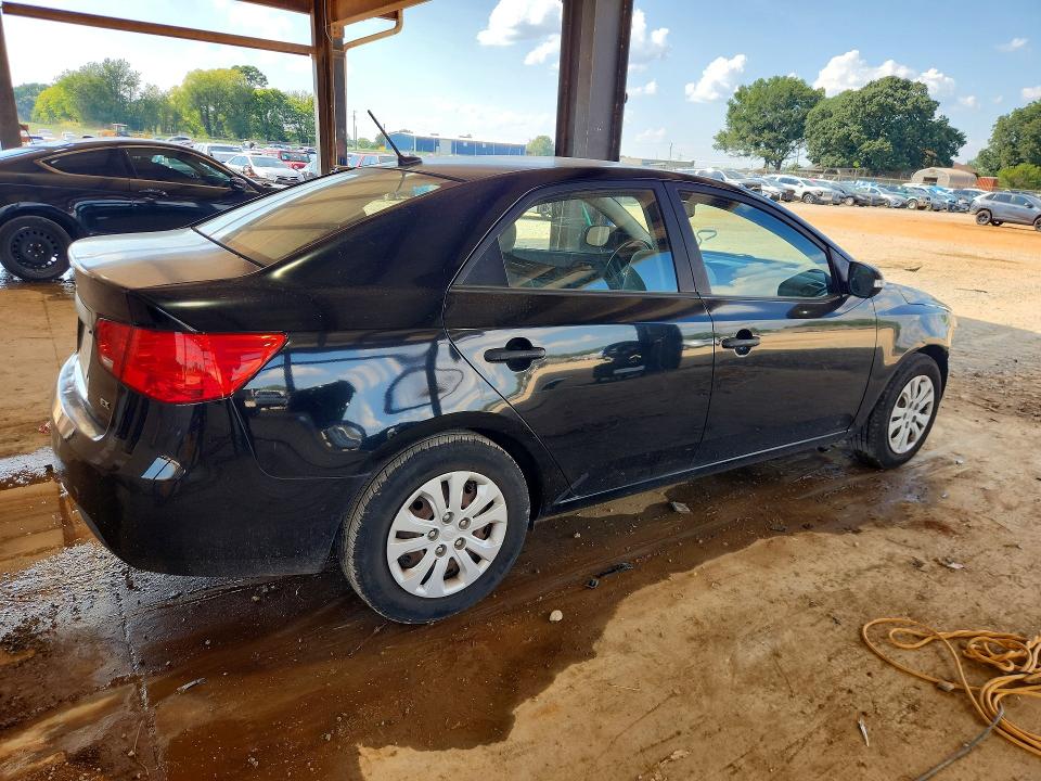 Фото 3 с аукциона – 2010 KIA FORTE с VIN KNAFU4A26A5861707