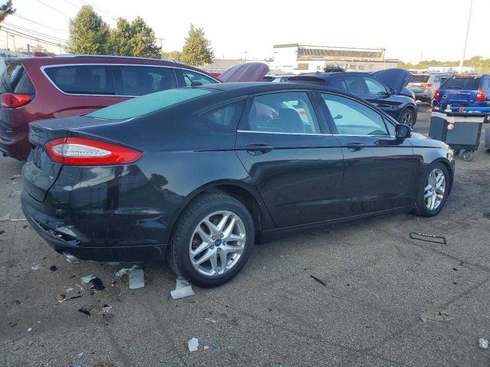 Photo 3 from auction – 2013 FORD FUSION with VIN 3FA6P0H72DR141235
