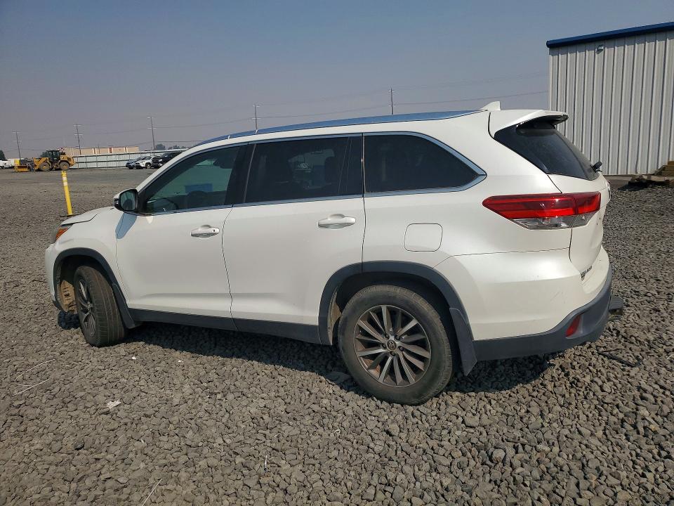 Photo 2 from auction – 2019 TOYOTA HIGHLANDER with VIN 5TDJZRFH2KS575647