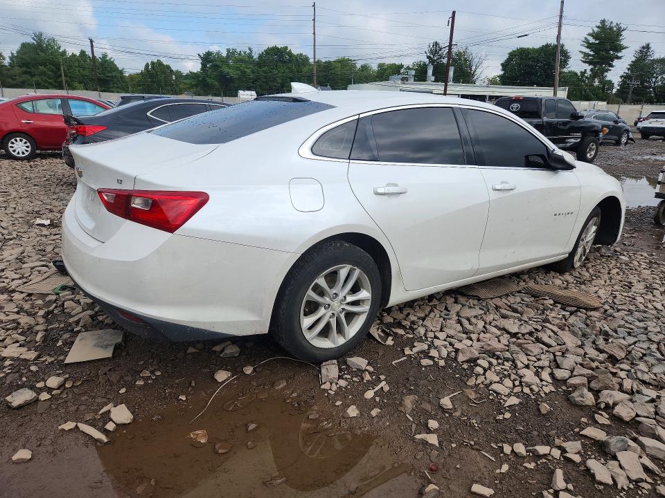 Photo 3 from auction – 2017 CHEVROLET MALIBU with VIN 1G1ZE5ST0HF165741