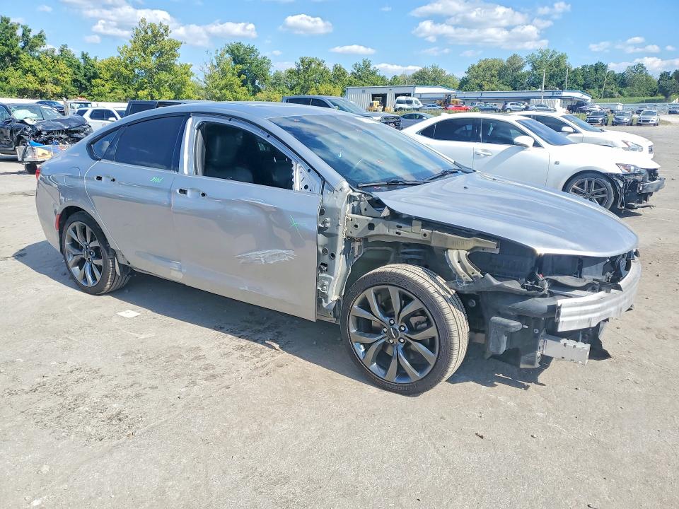 Photo 4 from auction – 2015 CHRYSLER 200 with VIN 1C3CCCBG5FN640947