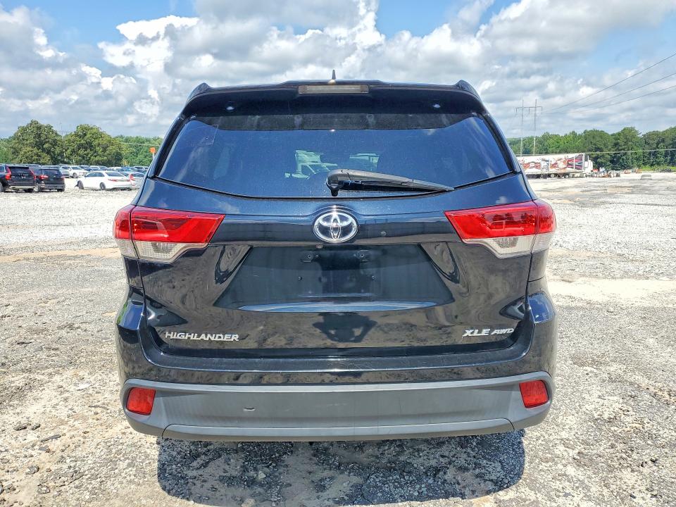 Photo 6 from auction – 2018 TOYOTA HIGHLANDER with VIN 5TDJZRFH7JS531609