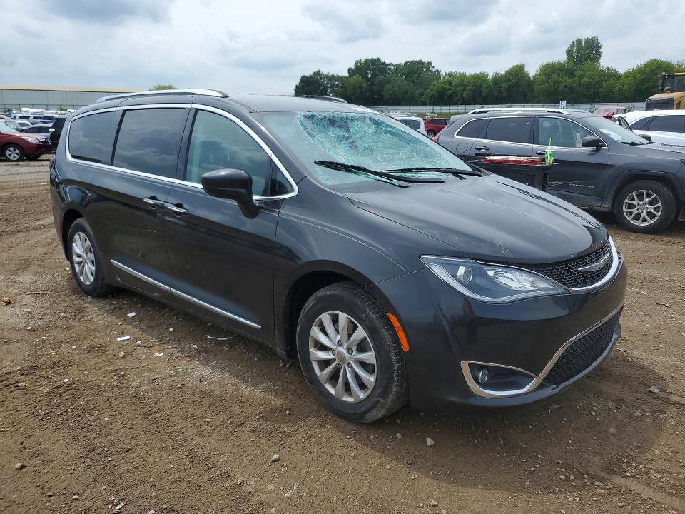 Photo 4 from auction – 2018 CHRYSLER PACIFICA with VIN 2C4RC1EG3JR292650