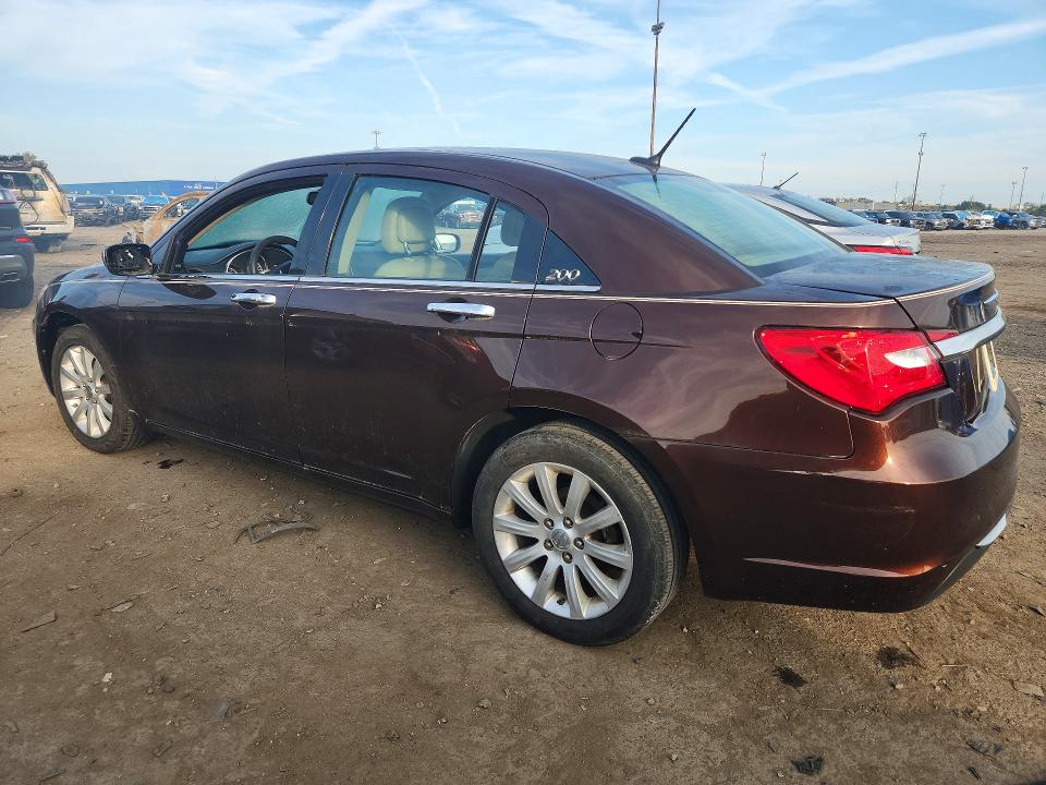 Photo 2 from auction – 2013 CHRYSLER 200 with VIN 1C3CCBCG2DN618071