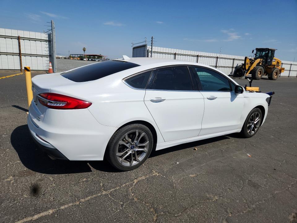 Photo 3 from auction – 2020 FORD FUSION with VIN 3FA6P0CD5LR131441