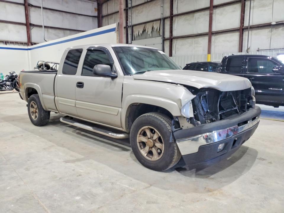 Photo 4 from auction – 2006 CHEVROLET SILVERADO with VIN 1GCEK19BX6E111354