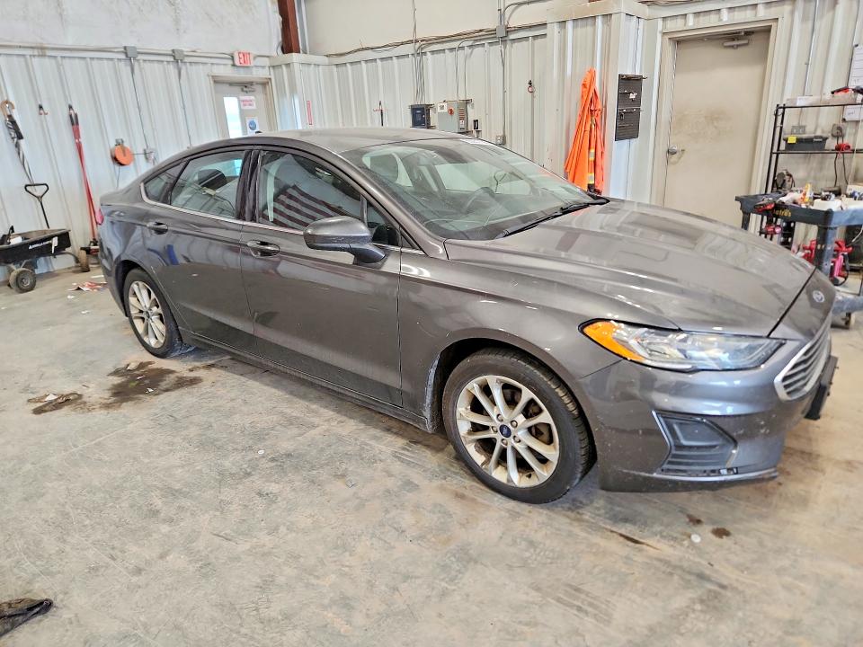 Photo 4 from auction – 2019 FORD FUSION with VIN 3FA6P0LU5KR164664