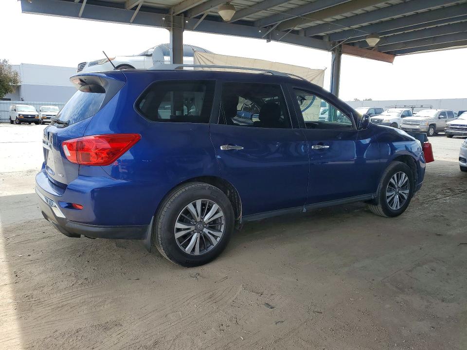 Photo 3 from auction – 2018 NISSAN PATHFINDER with VIN 5N1DR2MM8JC658385