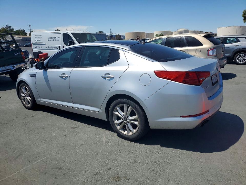 Photo 2 from auction – 2011 KIA OPTIMA with VIN KNAGN4A76B5171731