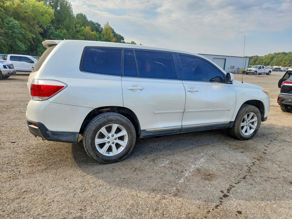 Photo 3 from auction – 2011 TOYOTA HIGHLANDER with VIN 5TDZA3EH4BS011488
