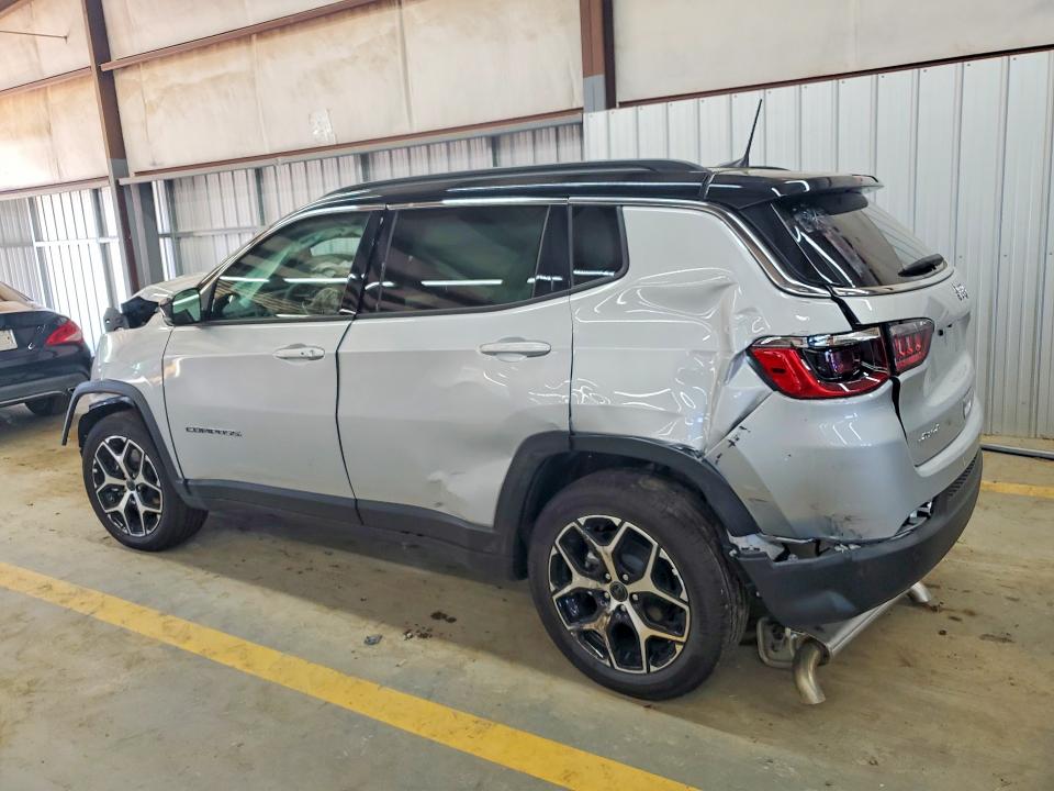 Фото 2 с аукциона – 2026 JEEP COMPASS с VIN 3C4NJDCN5TT246924
