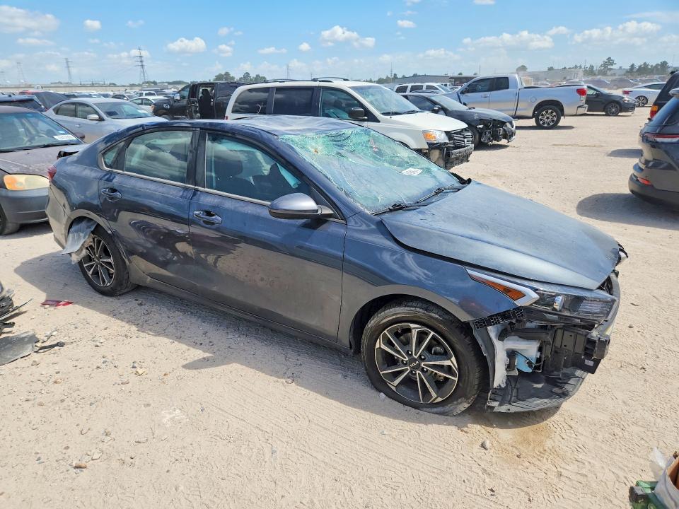 Photo 4 from auction – 2023 KIA FORTE with VIN 3KPF24AD1PE571785