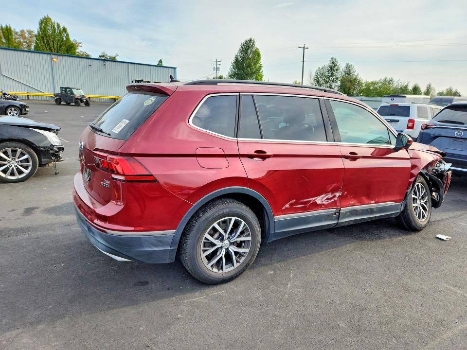 Снимка 3 от търг – 2018 VOLKSWAGEN TIGUAN с VIN 3VV2B7AX0JM205633
