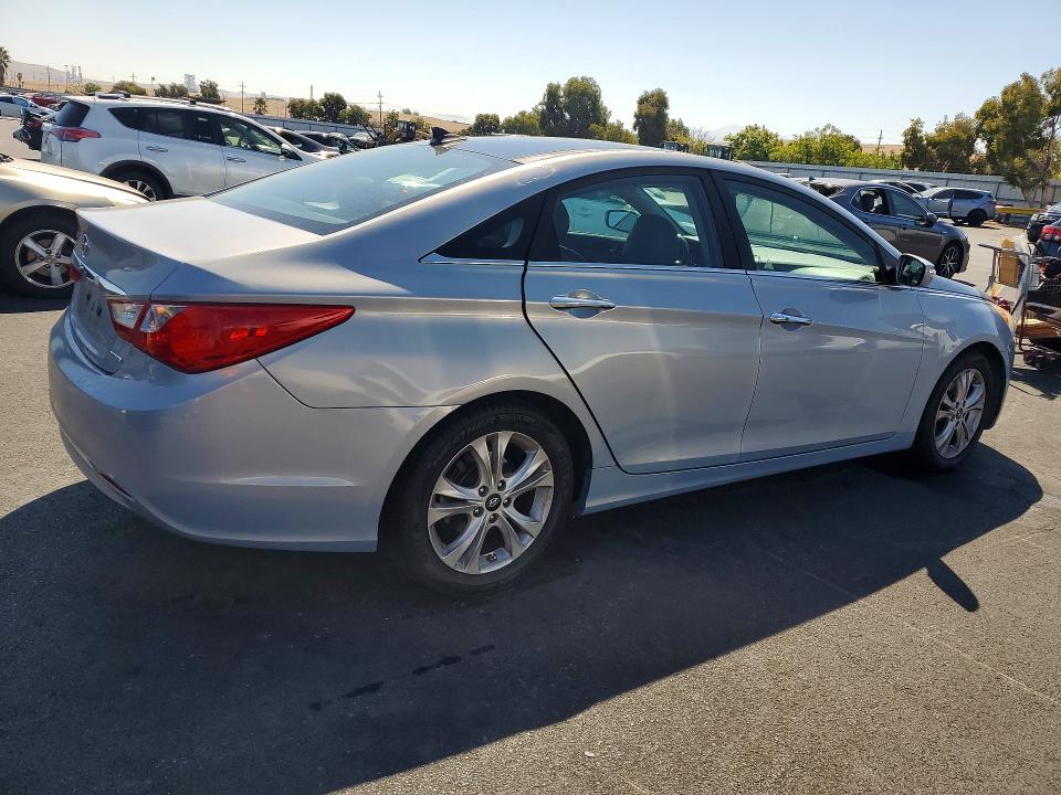 Photo 3 from auction – 2013 HYUNDAI SONATA with VIN 5NPEC4AC7DH613643