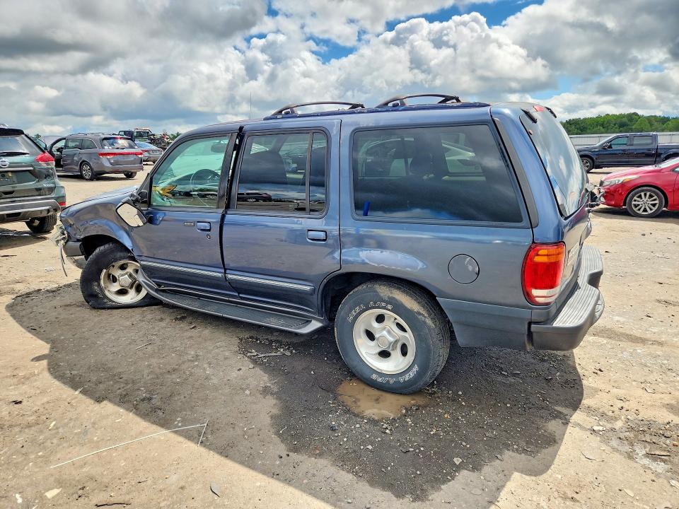 Photo 2 from auction – 2000 FORD EXPLORER with VIN 1FMZU83P4YZC12132