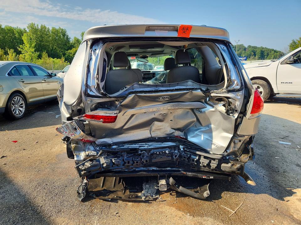 Photo 6 from auction – 2014 TOYOTA SIENNA with VIN 5TDYK3DC6ES462344