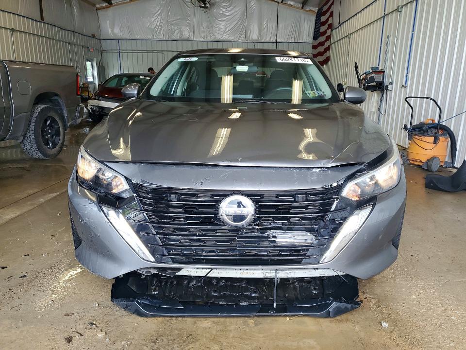 Снимка 5 от търг – 2024 NISSAN SENTRA с VIN 3N1AB8BV1RY290695
