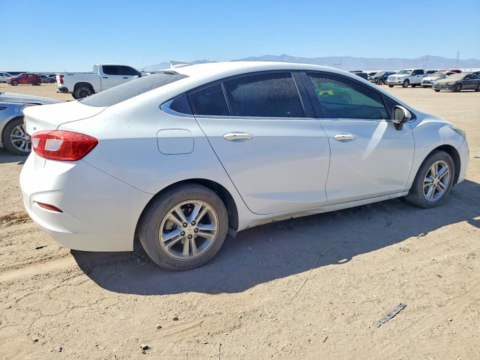 Photo 3 from auction – 2017 CHEVROLET CRUZE with VIN 1G1BE5SM5H7260929
