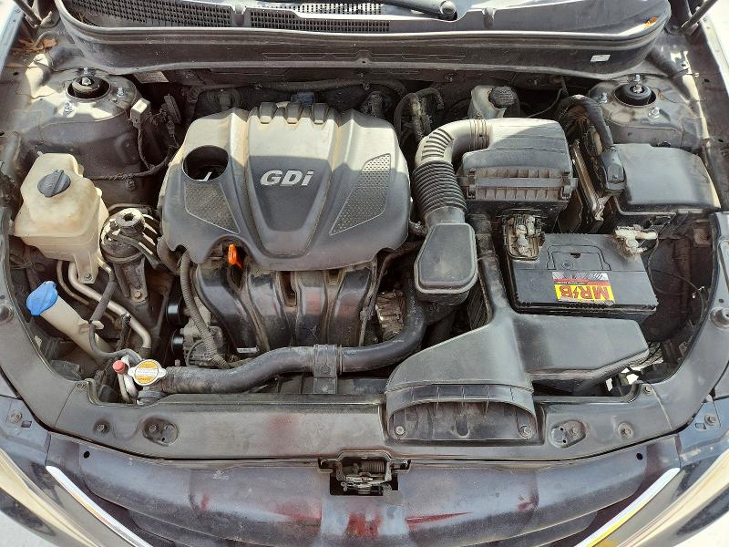 Photo 11 from auction – 2011 HYUNDAI SONATA with VIN 5NPEC4AC1BH081352
