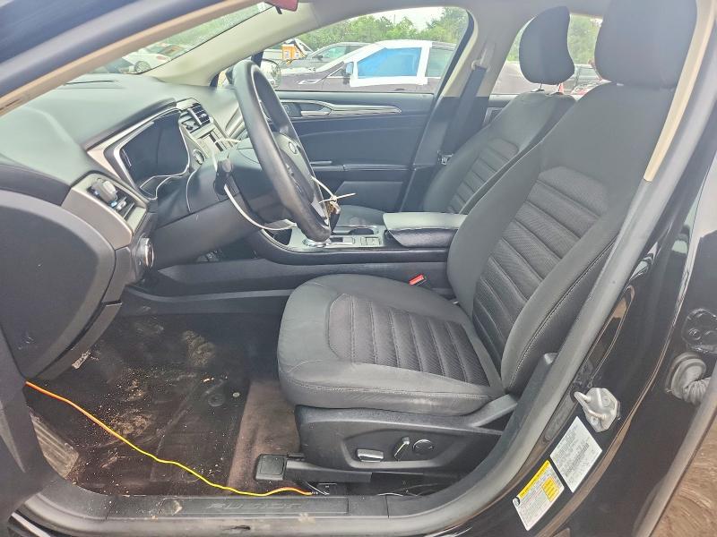 Photo 7 from auction – 2017 FORD FUSION with VIN 3FA6P0LU2HR310091