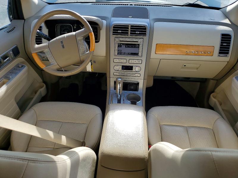 Photo 8 from auction – 2007 LINCOLN MKX with VIN 2LMDU88C37BJ14974