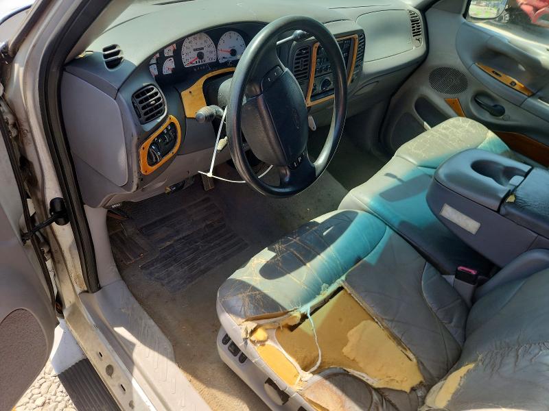 Photo 8 from auction – 1998 FORD F150 with VIN 2FTRX07L5WCA92470