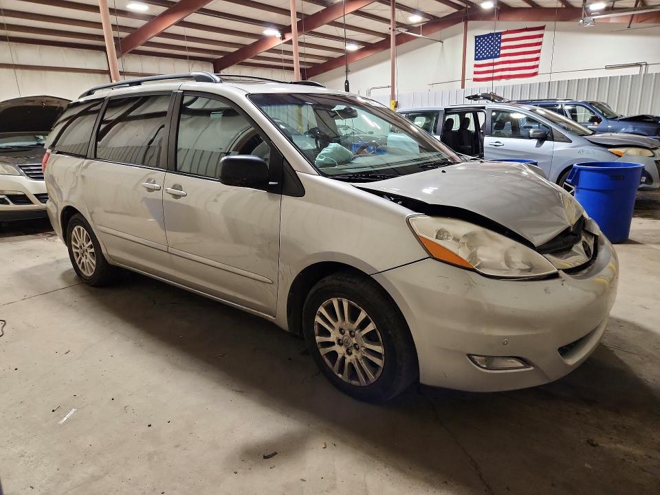 Photo 4 from auction – 2010 TOYOTA SIENNA with VIN 5TDYK4CC1AS327046