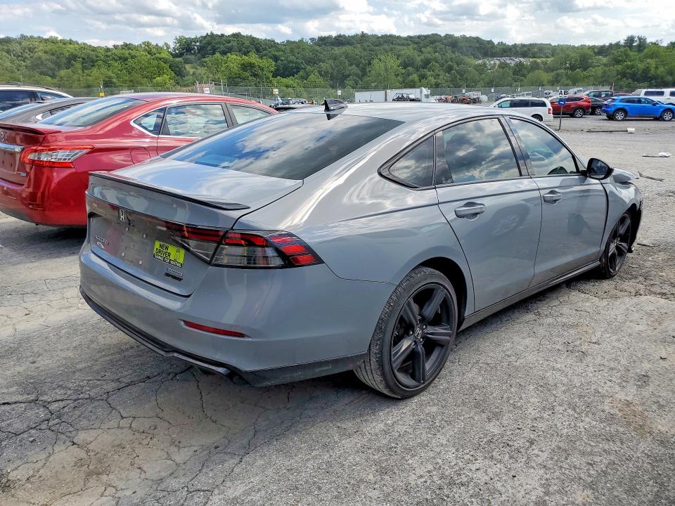 Zdjęcie 3 z aukcji – 2025 HONDA ACCORD z VIN 1HGCY2F77SA003756