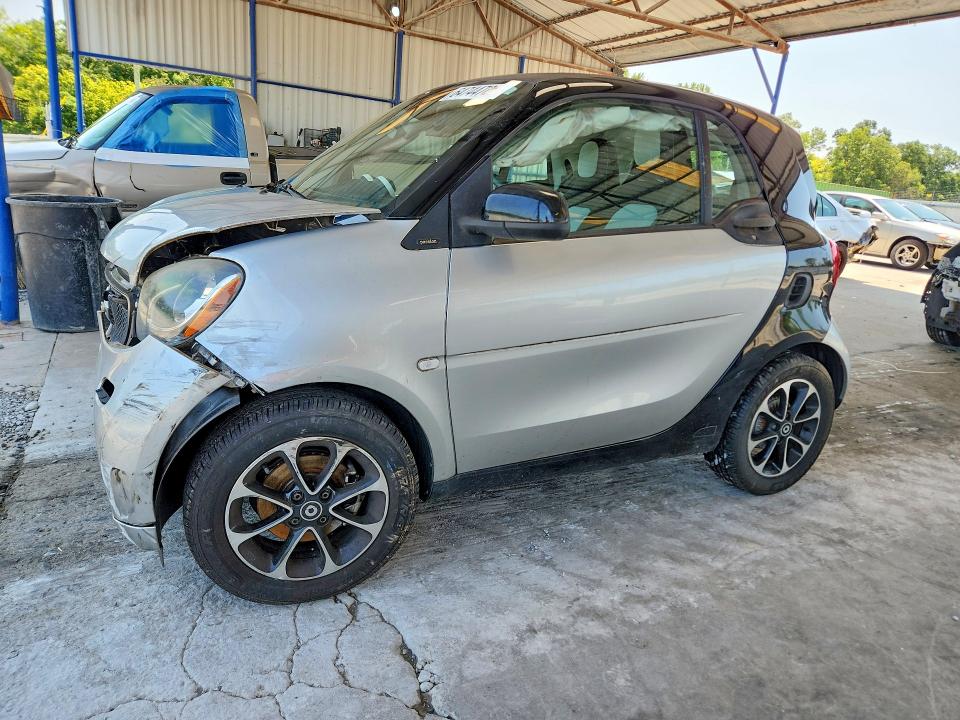 SMART FORTWO 2016 with VIN WMEFJ5DA6GK045998 - Photo from auction