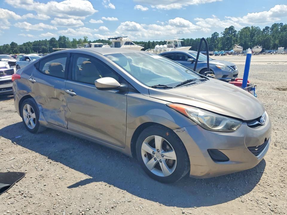 Photo 4 from auction – 2013 HYUNDAI ELANTRA with VIN 5NPDH4AE5DH265632