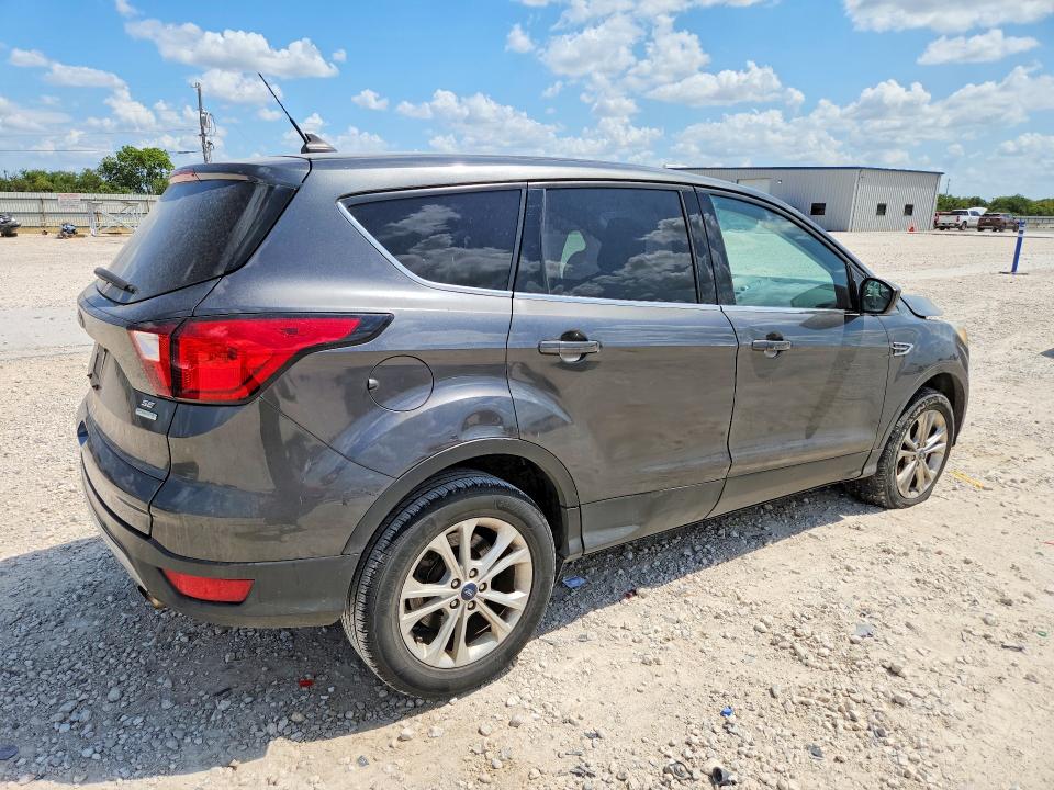 Photo 3 from auction – 2019 FORD ESCAPE with VIN 1FMCU0GD5KUA70949