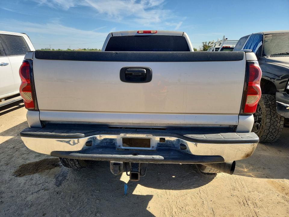 Photo 6 from auction – 2005 CHEVROLET SILVERADO with VIN 1GCHK23225F963024