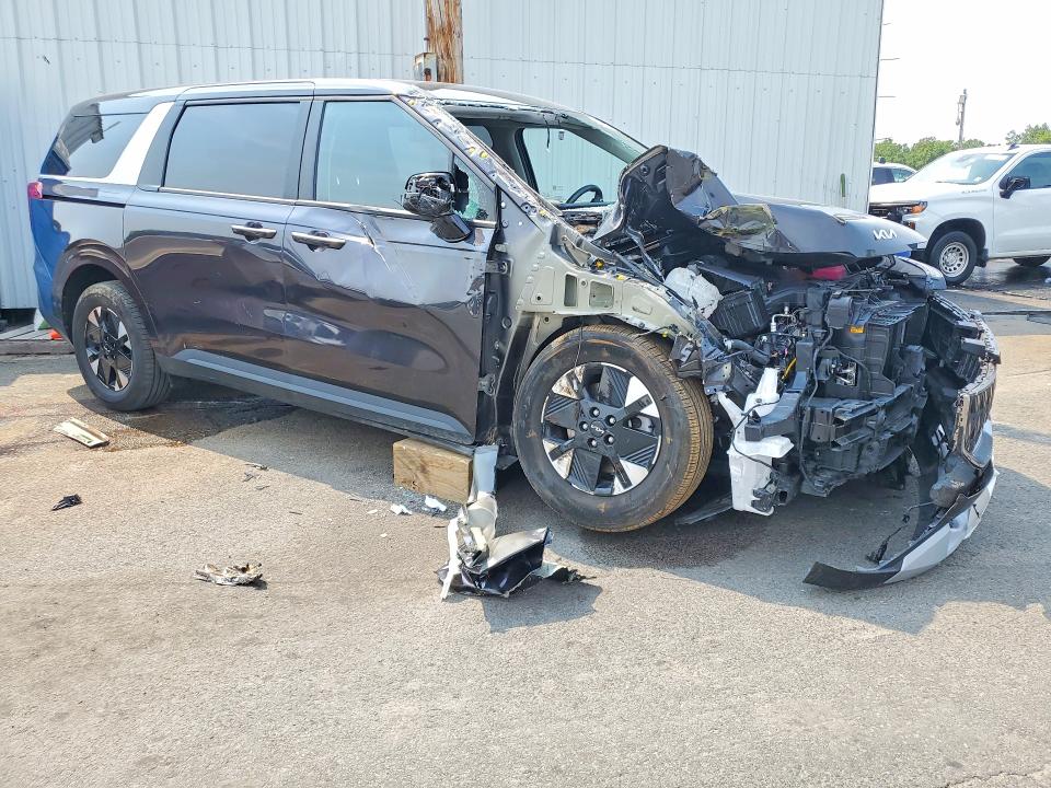Photo 4 from auction – 2026 KIA CARNIVAL with VIN KNDNB5KA4T6150780