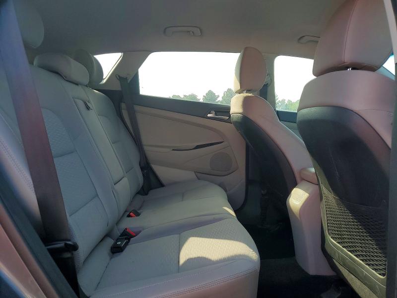 Photo 11 from auction – 2019 HYUNDAI TUCSON with VIN KM8J2CA43KU931858