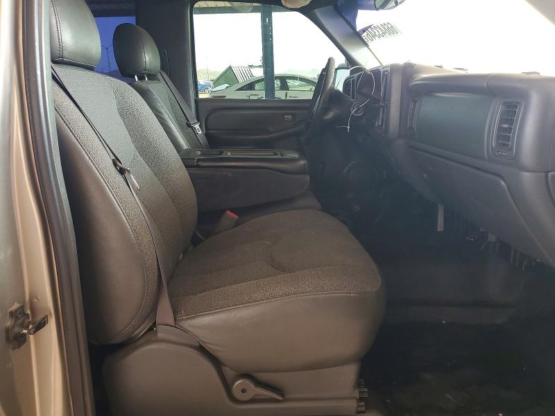 Photo 10 from auction – 2003 CHEVROLET SILVERADO with VIN 1GCEC14XX3Z321442